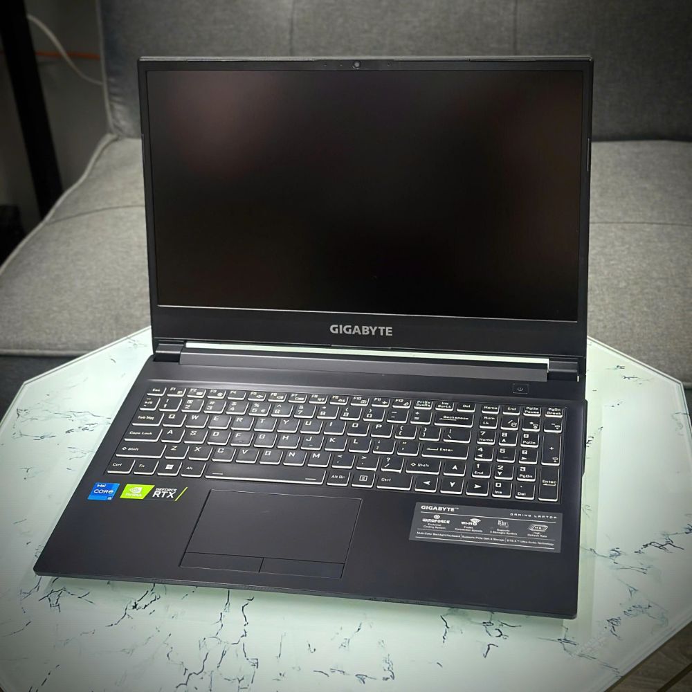 (중고22)노트북 GIGA - Full ( I5-11400H | 16GB | 512G | 3050 4GB | 15.6" FHD 144Hz )