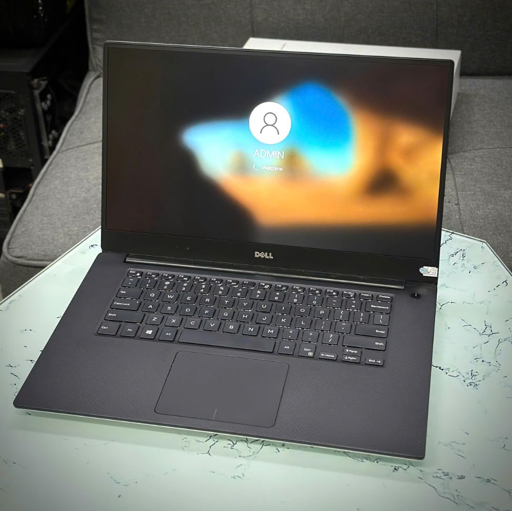 [중고노트북] I7-6820HQ | 16G | 256G | Quadro M1000M 2G | 15.6" FHD